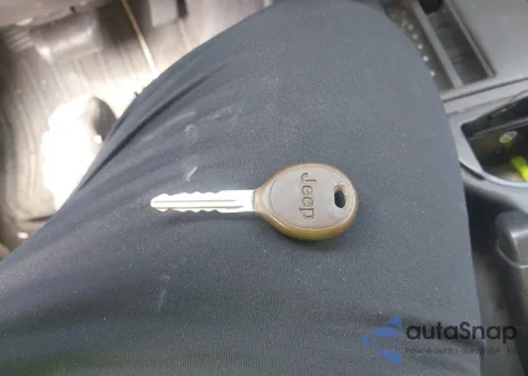 2000 Jeep Cherokee Sport from USA, damaged, VIN 1J4FF48S8YL242593